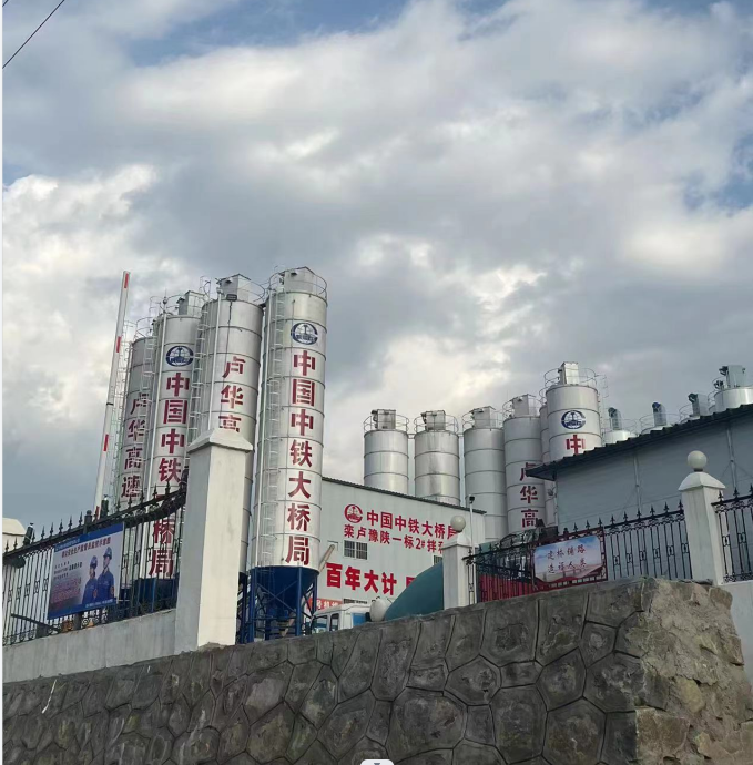 欒盧豫陜項(xiàng)目---鋼制逃生管發(fā)貨(圖1) 欒盧豫陜項(xiàng)目---鋼制逃生管發(fā)貨(圖1)